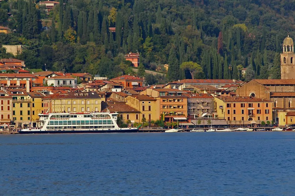Versine Luxury Apartment Salo