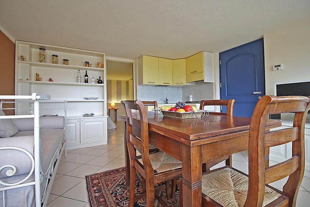 Versine Luxury Apartment Salo 0*,