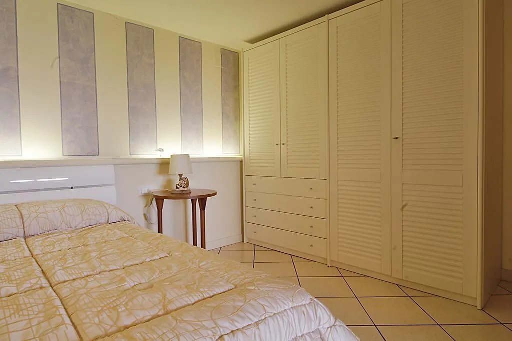 Versine Luxury Apartment Salo